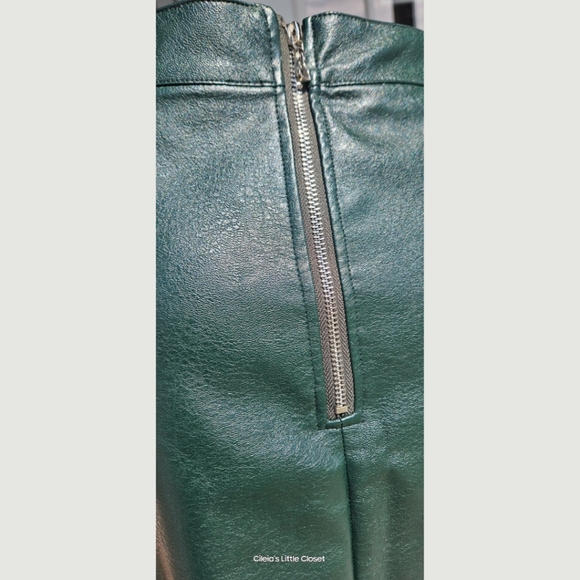 Zeagoo Mini skirt, PU, Forest green, Sm, EUC ✔️ - Picture 4 of 8